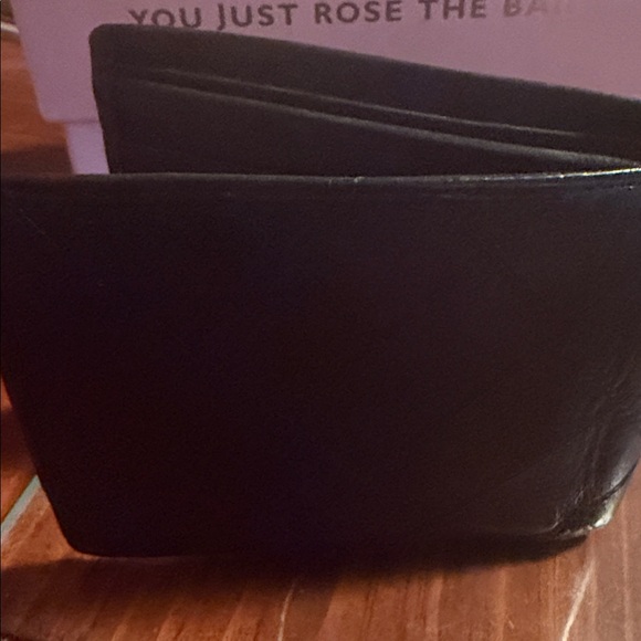 Chanel - Picture 3 of 3